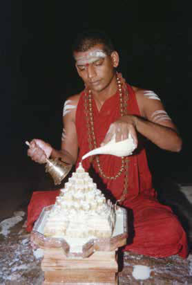 Abhishekam for Śri Meru conducted by The SPH in the Kaveri River. The Śri Meru was then consecrated in KAILĀSA Thiruchengode after this sacred ritual.